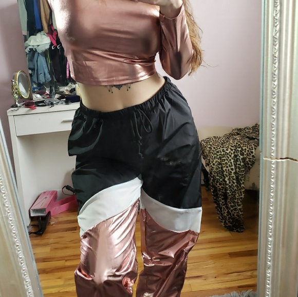 Top - Picture 2 of 2